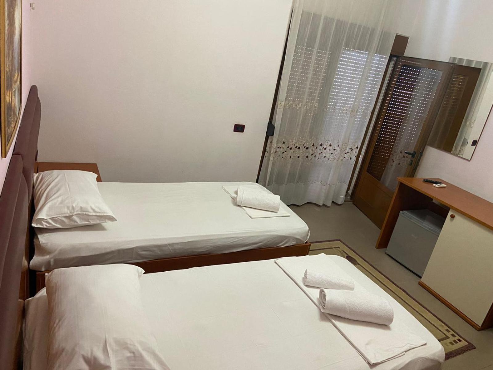 Hotel Edland Vlorë 외부 사진