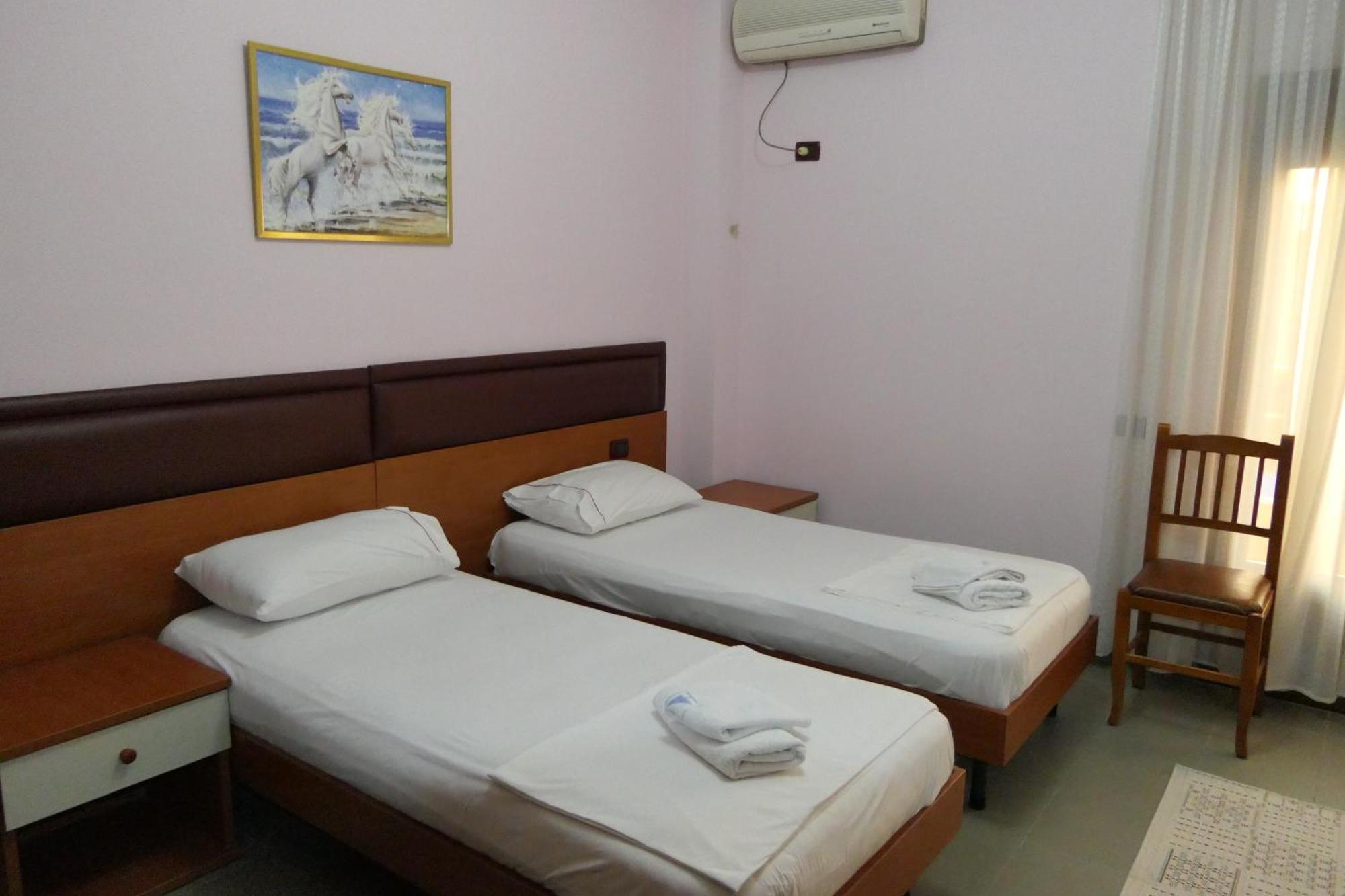 Hotel Edland Vlorë 외부 사진