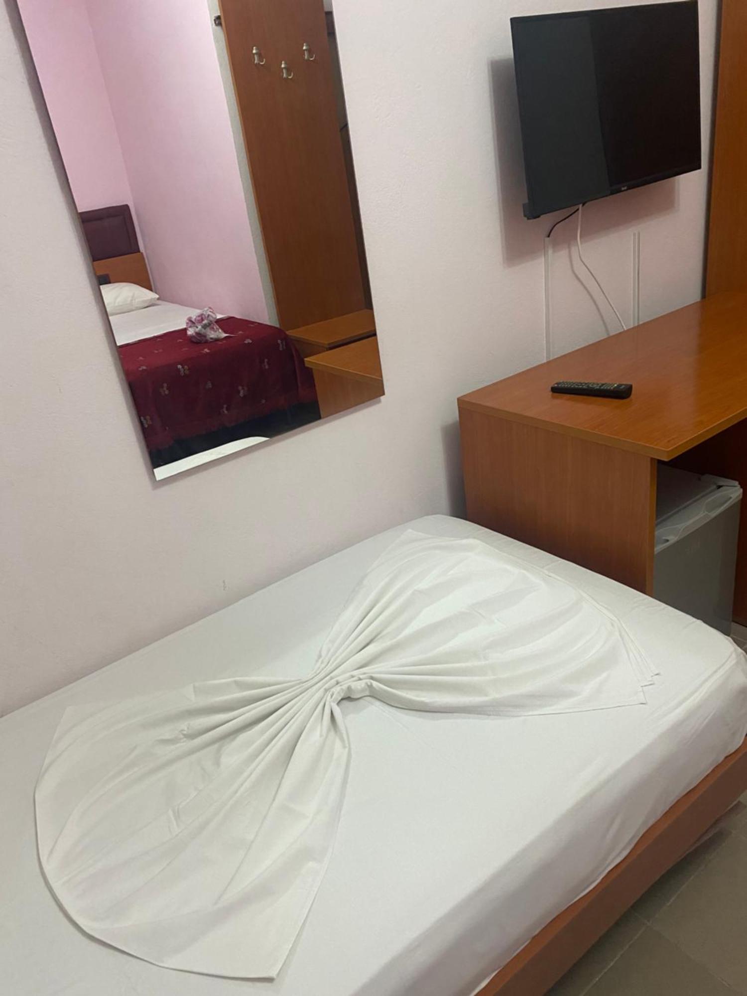 Hotel Edland Vlorë 외부 사진